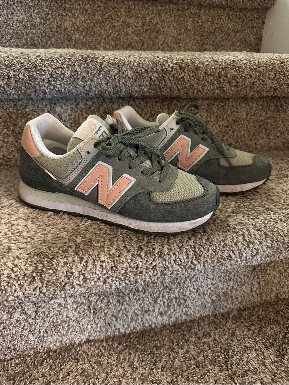 New Balance Women's Sneaker in Olive Green and Blush - Picture 2 of 11